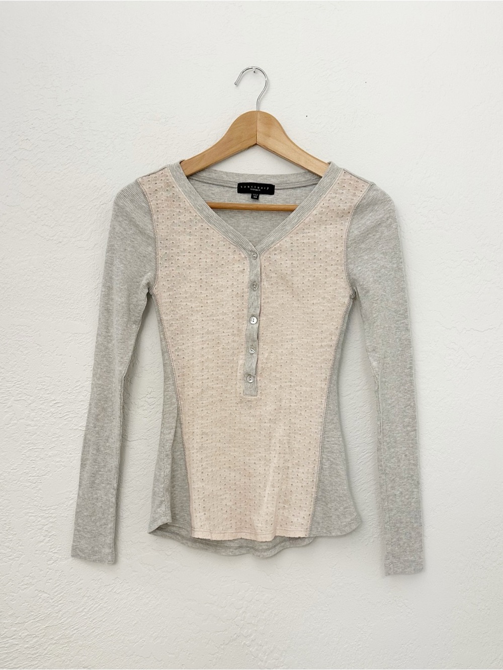 Sanctuary Pique Rib Knit Pointelle Thermal Long Sleeve Henley Shirt Gray Cream
